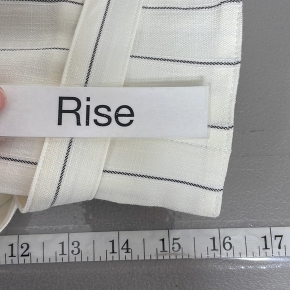 Worthington Shorts NWT Pleated Flare Ivory Black Stripes Size 18 - Picture 11 of 12